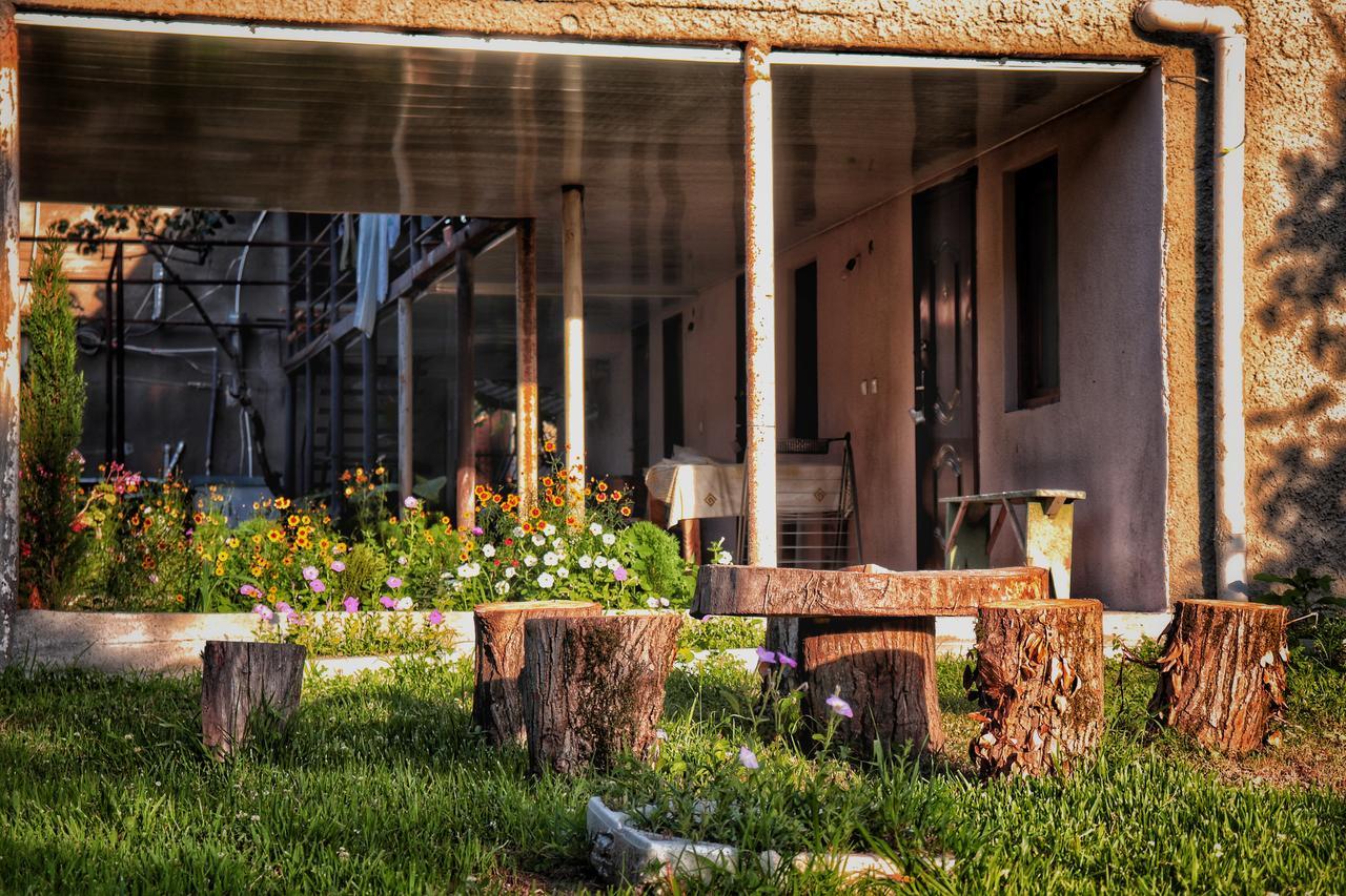 The Kiwi House Hotel Lagodekhi Exterior photo