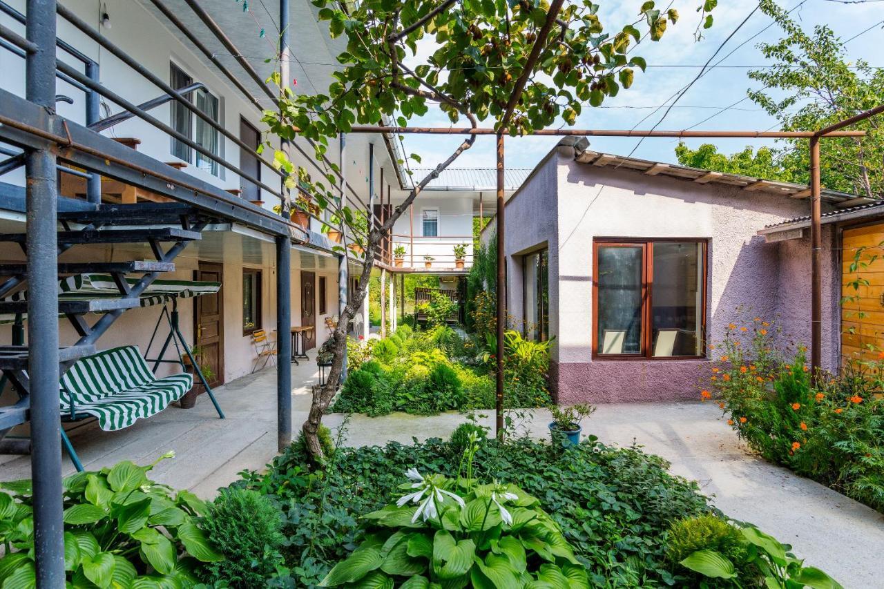 The Kiwi House Hotel Lagodekhi Exterior photo