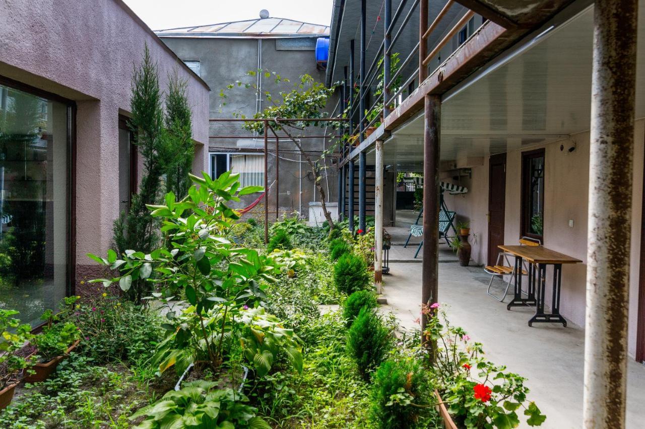 The Kiwi House Hotel Lagodekhi Exterior photo