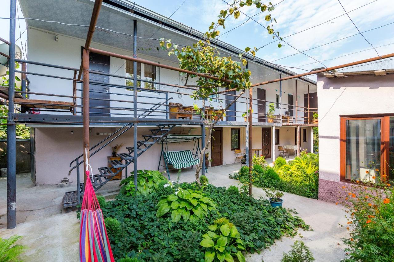 The Kiwi House Hotel Lagodekhi Exterior photo